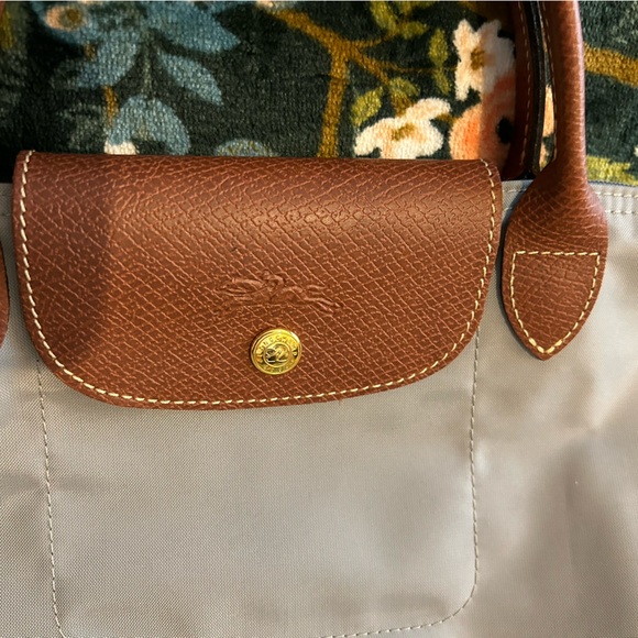Longchamp Light Grey Handbag w Leather Trim - Picture 2 of 12